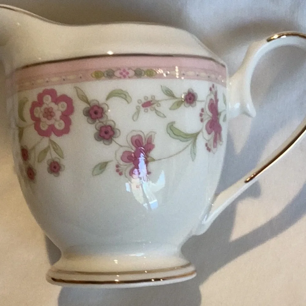 Floral Pink & White Sugar and Cream Set